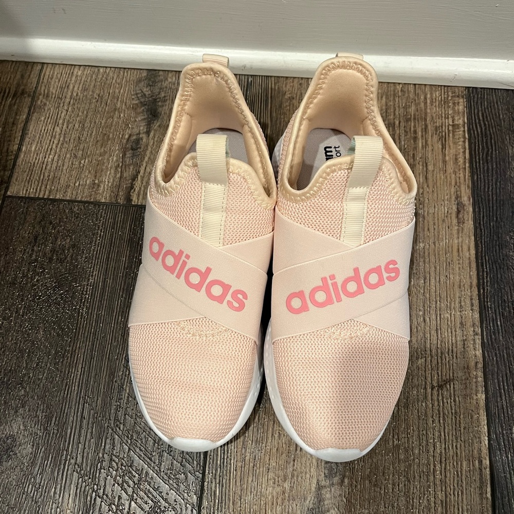 Adidas running sneaker 5.5